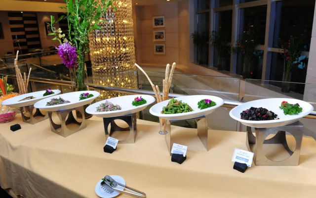 Howard Johnson by Wyndham Huaihai Hotel Shanghai