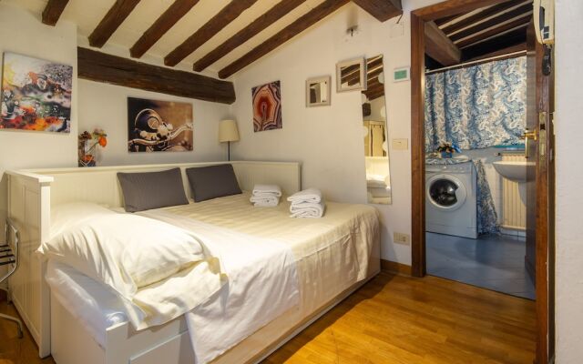 Santa Trinita Apartment