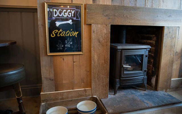 The Seale Arms