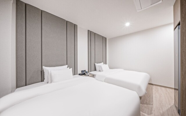 Poverta Stay Hotel