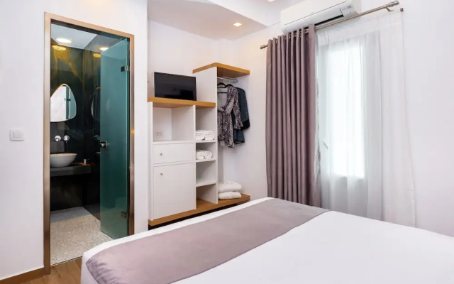 Deluxe Suites Santorini