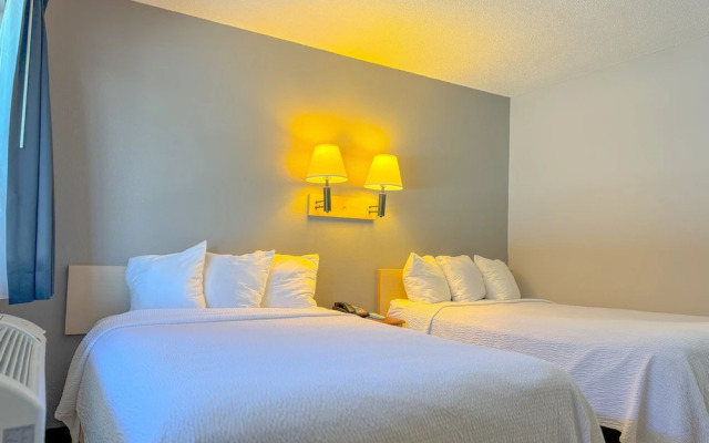 Super 7 Motel