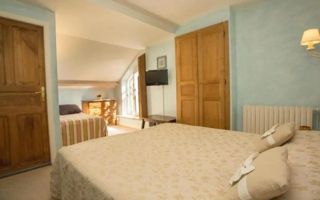 Logis Hotel Etchemaite