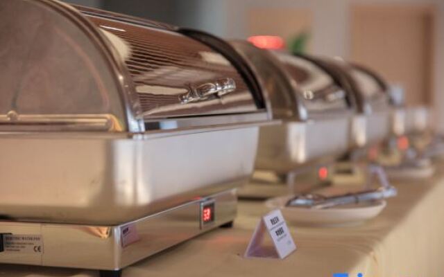 Tonglu Hongqi JC Hotel