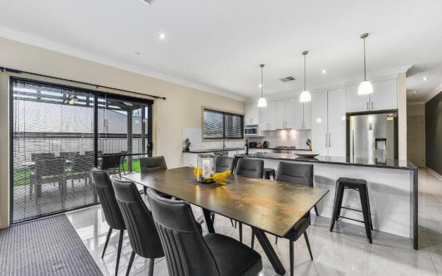 Accommodation on Lansell 2