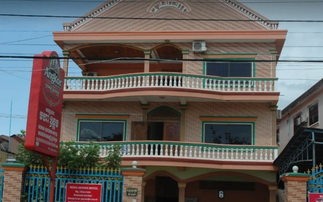 MorhaUtdom Hotel