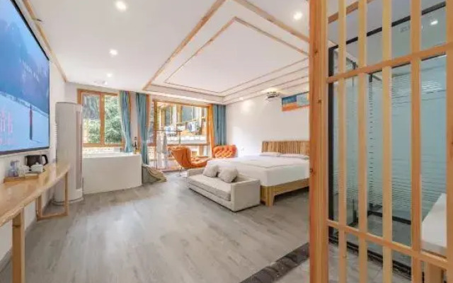 Yunli Shanju Private Tang Homestay