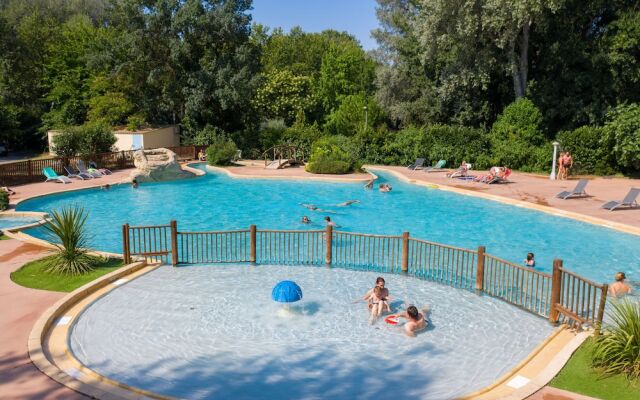 Camping Du Pont D'Avignon