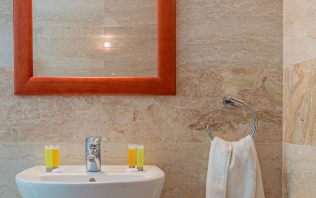 Villa Adonis - Sandy Beach Villas