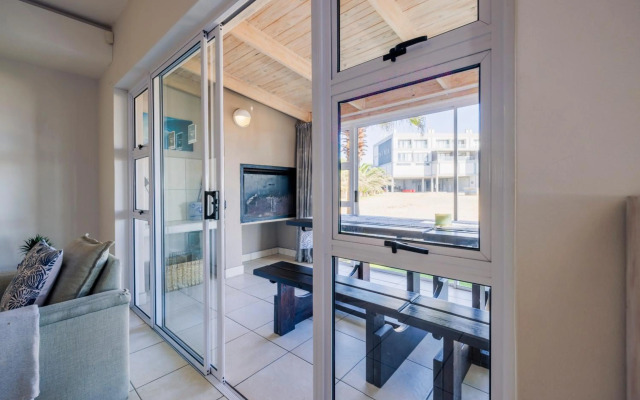 Waterfront Cottage B3