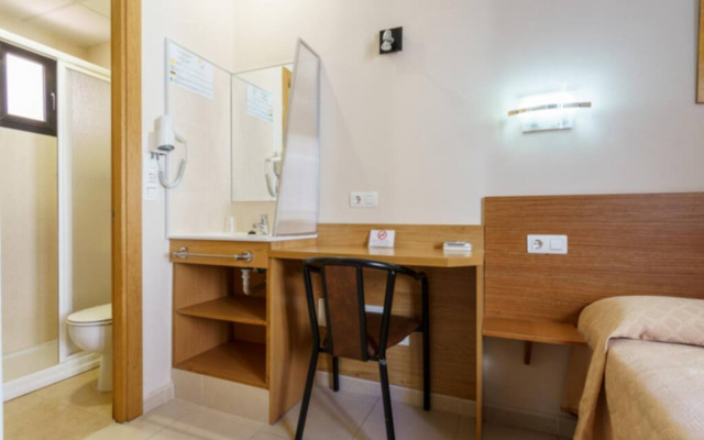 Hostal Costabella - Double Room Standard Rate
