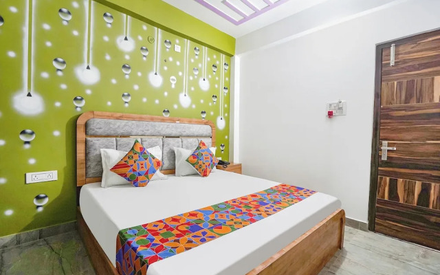 Fabhotel Radhika Palace