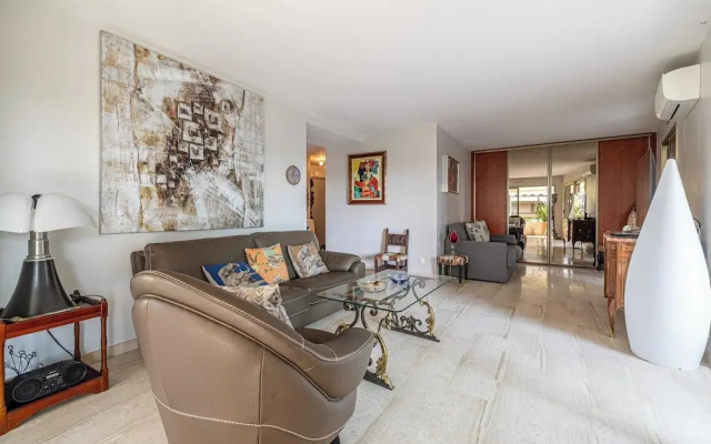 Apt With A/C and Balcony - 1bdr/4p - Cannes/ Beach