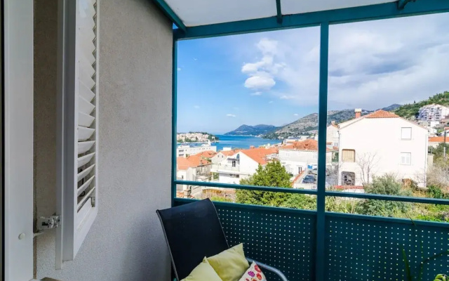 Apartment Radovan - One-bedroom Apartment With Balcony and Sea View