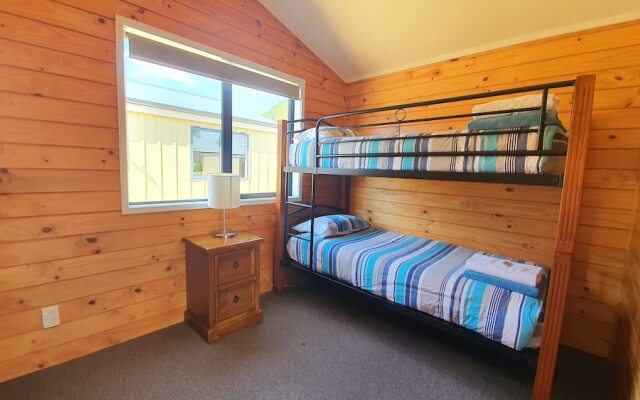 Cooks Beach Resort