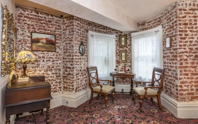 Chateau Tivoli B&B