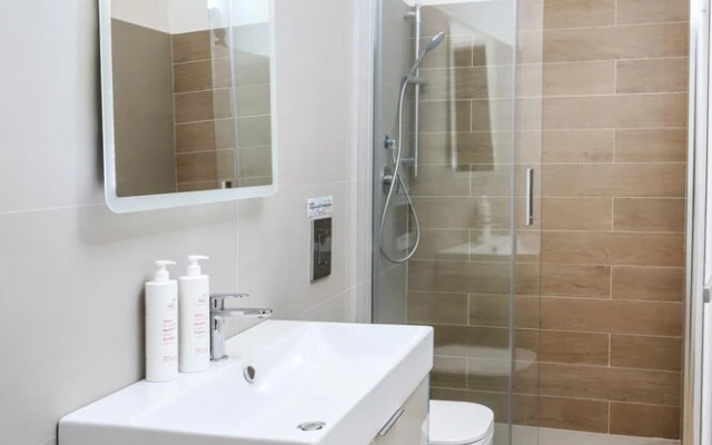 Stylish Suite at Piazza Bellini by Wonderful Italy
