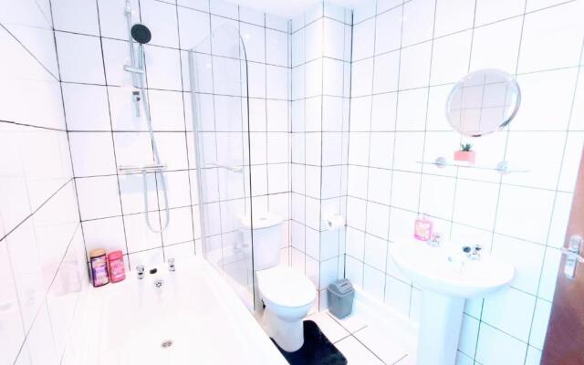Crystal Suite 3 free private parking