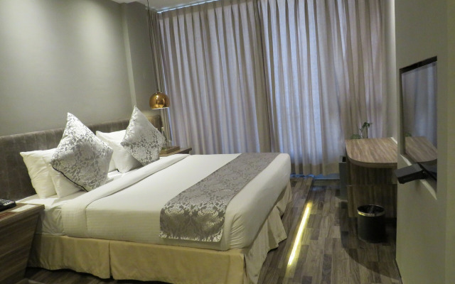 Sterling Palm Bliss - Rishikesh