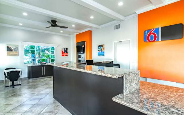 Motel 6 Anaheim, CA
