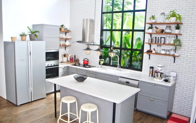 New Wonderful Villa in Nai Harn Center