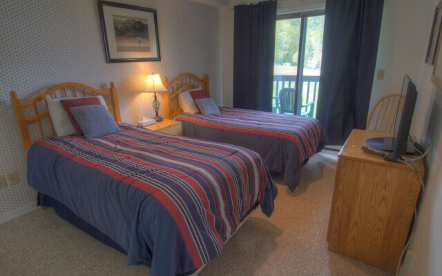 Slopeside Pico Condo by RedAwning