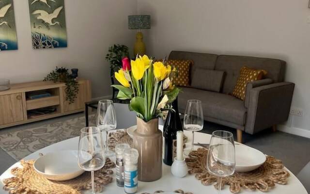 Sunny 2-Bedroom flat in Hoddesdon