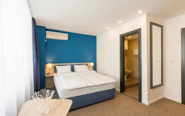 Premium Crown Suites