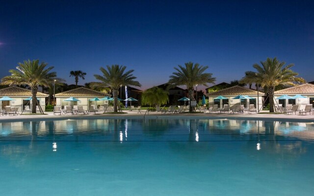 Luxe Champion's Gate Home w/ Pool, Spa, Gameroom