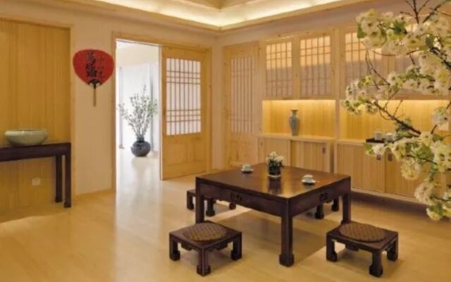 Yayuan Garden Holiday Hotel