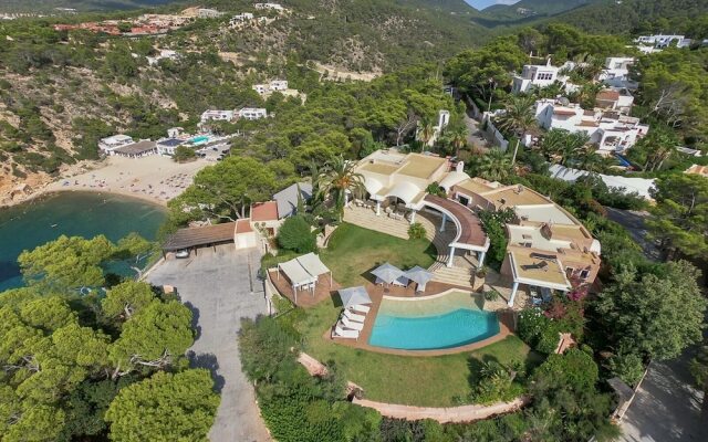 Villa Iridia by The Pearls Collection