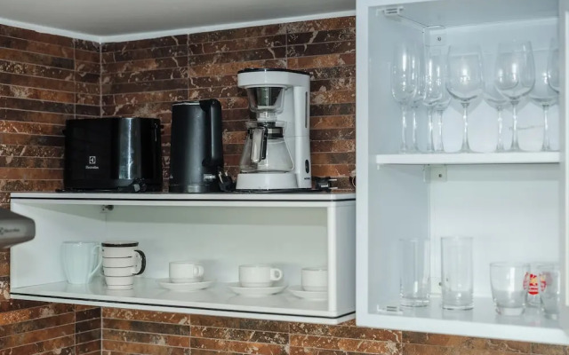 Scenic 1BR Escape Near Beach C195