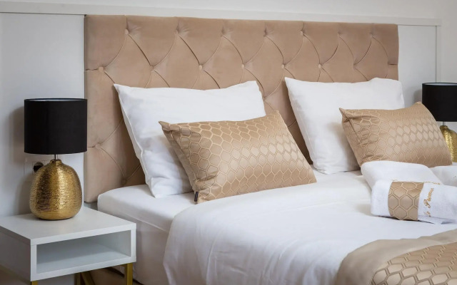 Le Premier Luxury Rooms