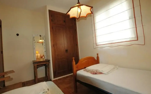 Chalet con piscina privada casa blanca