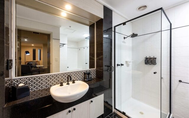 Chic 1-bedroom Apartment in Melbourne CBD