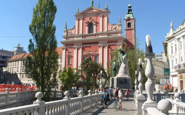 Studio EMMA Ljubljana - FREE parking, AC, Wifi