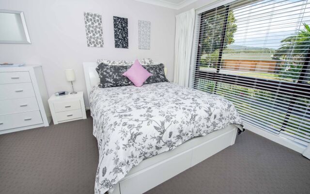 Pet Friendly Tomaree Rd 142 - Shoal Bay