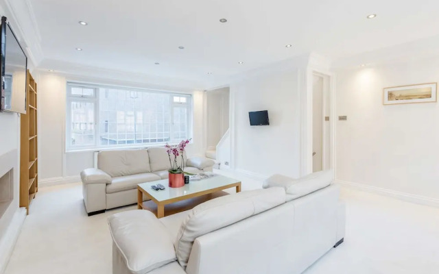 Beautiful House in Heart of Mayfair
