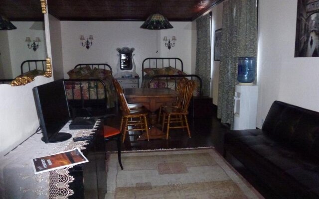 Model-T Inn & Restaurant