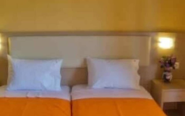Decauville Hotel