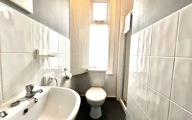 Central Cove Guesthouse