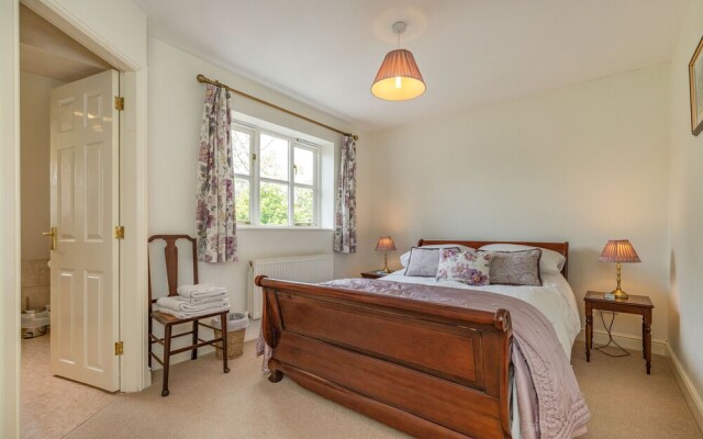 4 Aldelyme Court