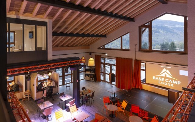 Hotel Base Camp Lodge