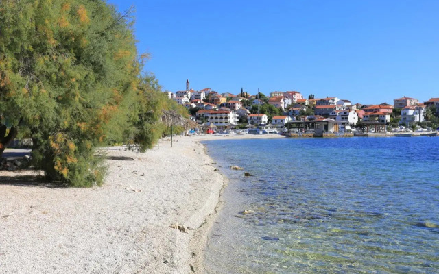 Apartments with a parking space Seget Vranjica, Trogir - 11273