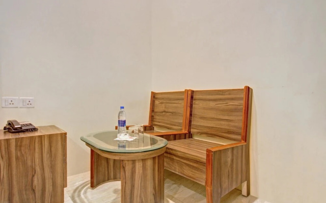 OYO 30970 AAR Royal Residency