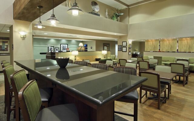 Hampton Inn & Suites Alexandria