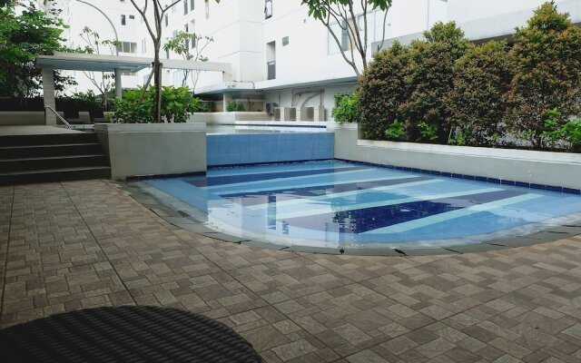 Comfort Living And Minimalist 1Br At Bassura City Apartment