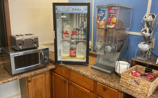 Budget Host Inn Buffalo