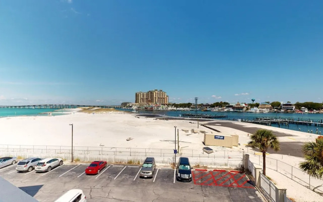 East Pass Towers 304 3 Bedroom Condo by RedAwning