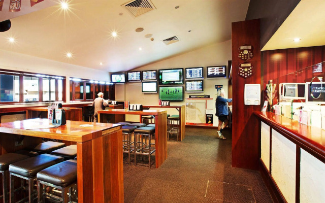 Nightcap at Springwood Hotel